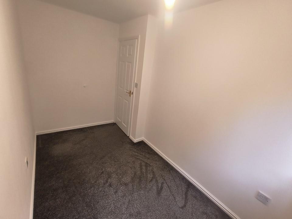 BEDROOM 2 1.jpg