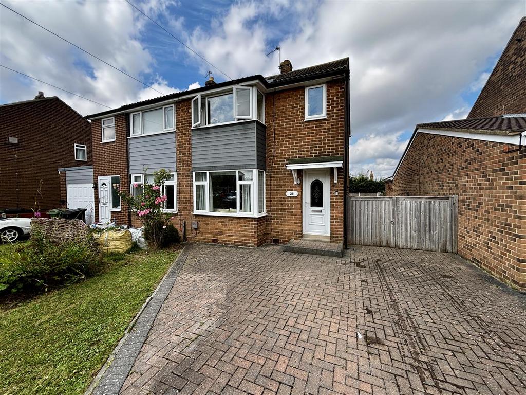 Purbeck Grove, Garforth, Leeds 3 bed semi-detached house for sale - £ ...