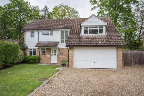 4 bedroom detached house to rent, Oaklands Drive, Ascot, Berkshire, SL5