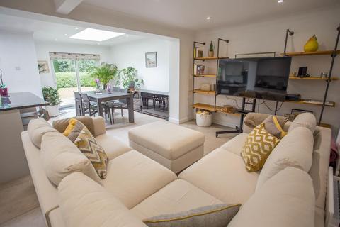 4 bedroom detached house to rent, Oaklands Drive, Ascot, Berkshire, SL5
