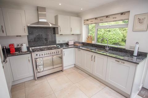 4 bedroom detached house to rent, Oaklands Drive, Ascot, Berkshire, SL5
