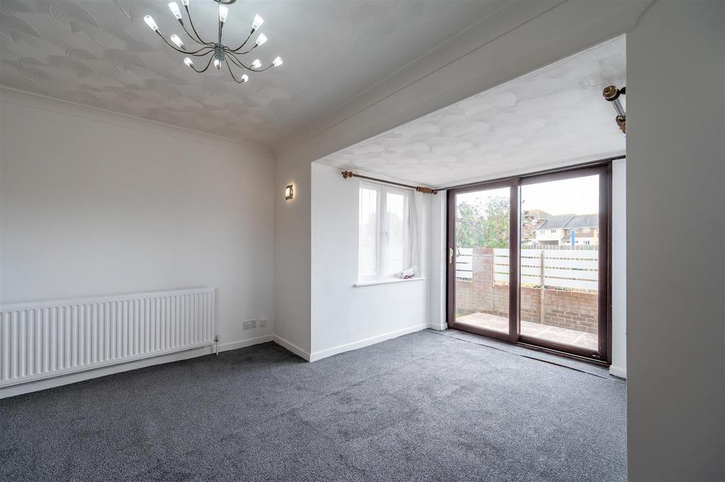 -Flat 2, 27a Creek Road 11.jpg