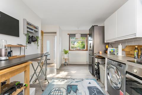 5 Deanburn, Penicuik, EH26 0HS