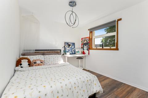 5 Deanburn, Penicuik, EH26 0HS