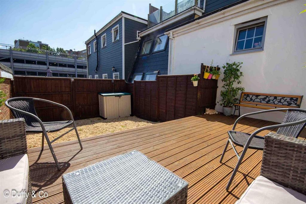 15 BR25 (3 of 18).JPG