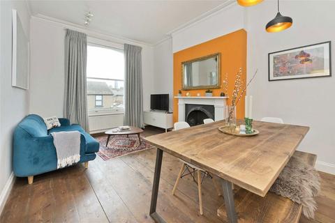 21 Burlington Mews, London, W3 6AZ