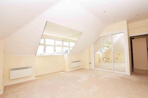 4 bedroom penthouse for sale, Staines Road East, Sunbury-On-Thames