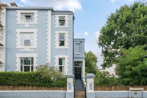 2 bedroom apartment for sale, Anglesea Road, Kingston Upon Thames, Surrey