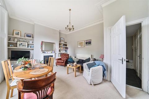 2 bedroom apartment for sale, Anglesea Road, Kingston Upon Thames, Surrey