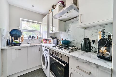 2 bedroom apartment for sale, Anglesea Road, Kingston Upon Thames, Surrey