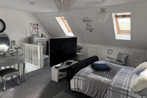 89 Calder View, Mirfield, WF14 8JF