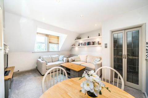 3 bedroom flat for sale, Archway Road, London N6
