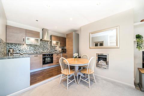3 bedroom flat for sale, Archway Road, London N6