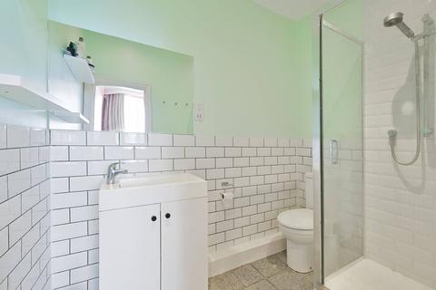 2 bedroom flat for sale, White Horse Lane, Stepney, London, E1
