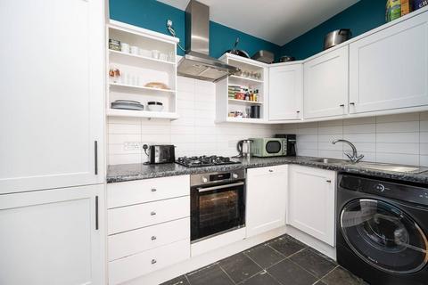2 bedroom flat for sale, White Horse Lane, Stepney, London, E1