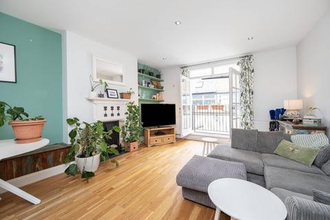 2 bedroom flat for sale, White Horse Lane, Stepney, London, E1