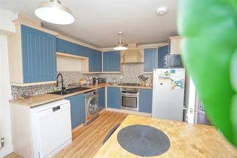 2 Culm Close, Bideford, EX39 4AX