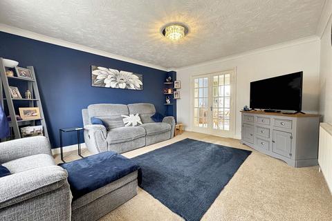4 bedroom detached house for sale, Parc Y Castell, Towyn, Abergele, LL22 9NZ