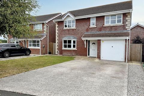 4 bedroom detached house for sale, Parc Y Castell, Towyn, Abergele, LL22 9NZ