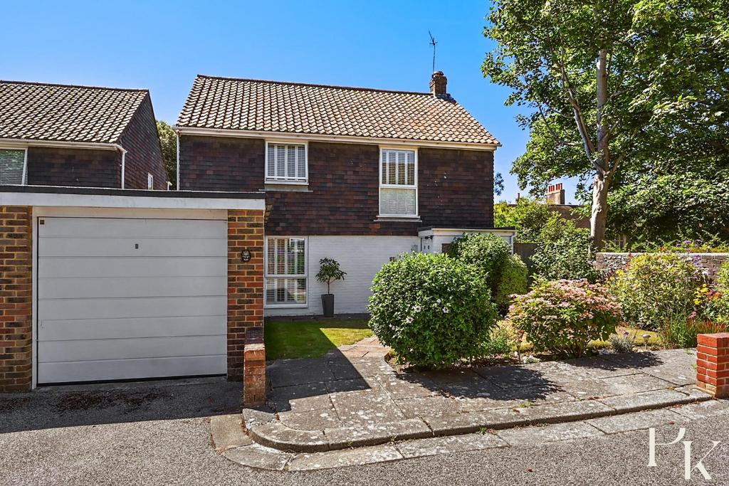 22 Hangleton Manor Close, BN3 (24).jpg