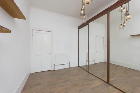 2/1, 30 Dixon Road, Glasgow, G42 8AY