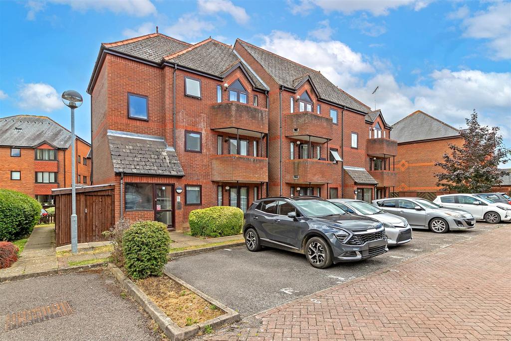 9 Ashtree Court-4.jpg