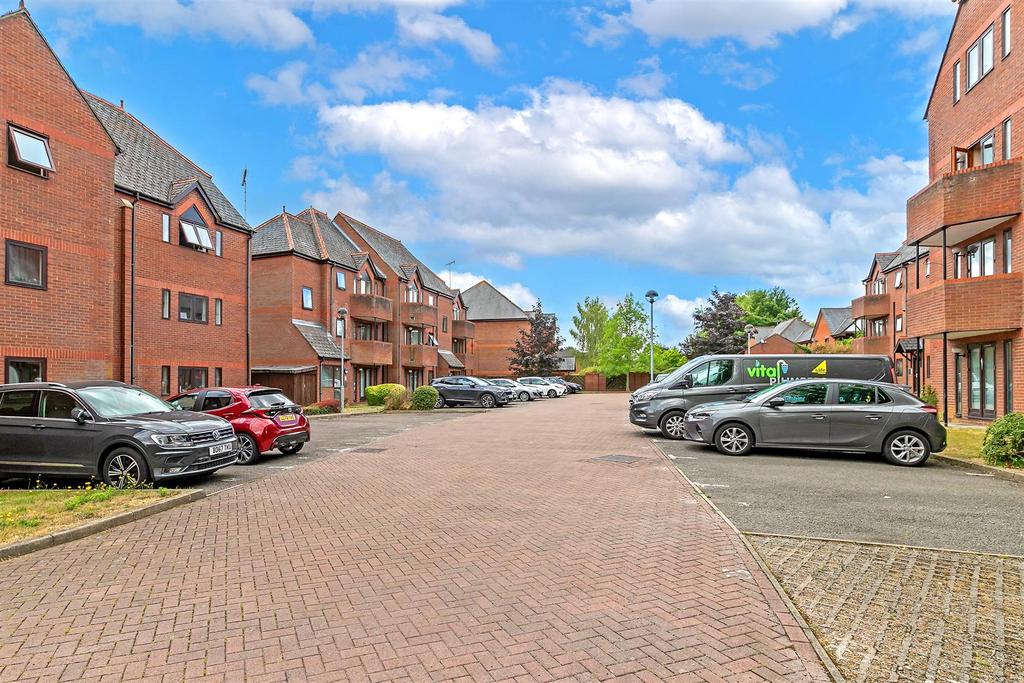 9 Ashtree Court-22.jpg