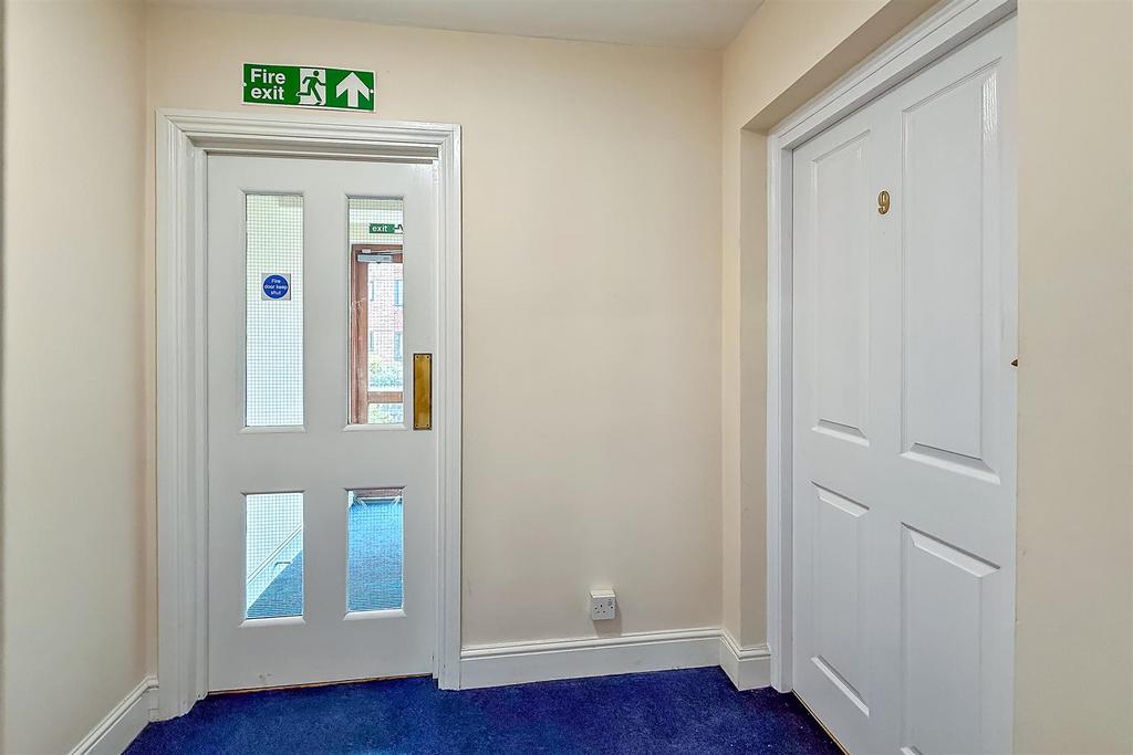 9 Ashtree Court-8.jpg