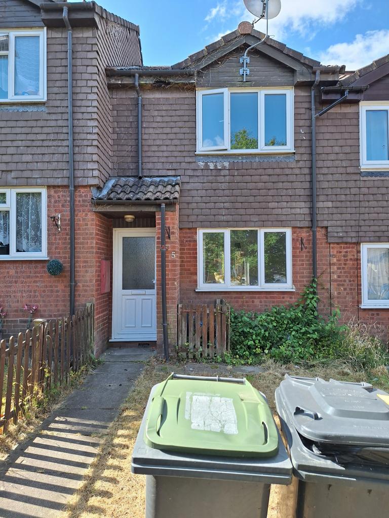 2 Bedroom Mid Terraced