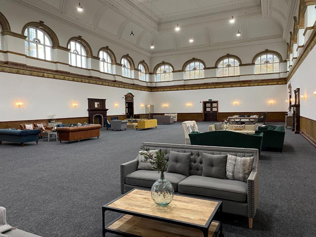 Ballroom 1.jpg