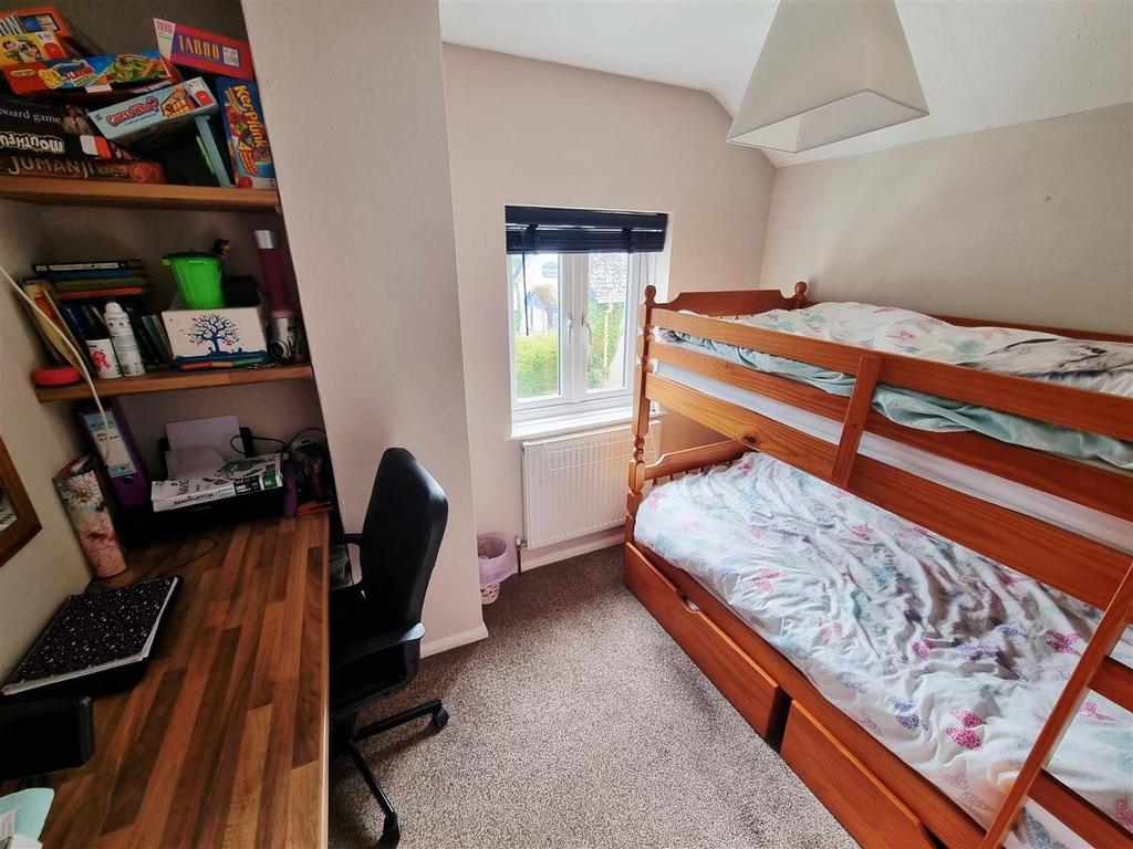 Bed 3.jpg