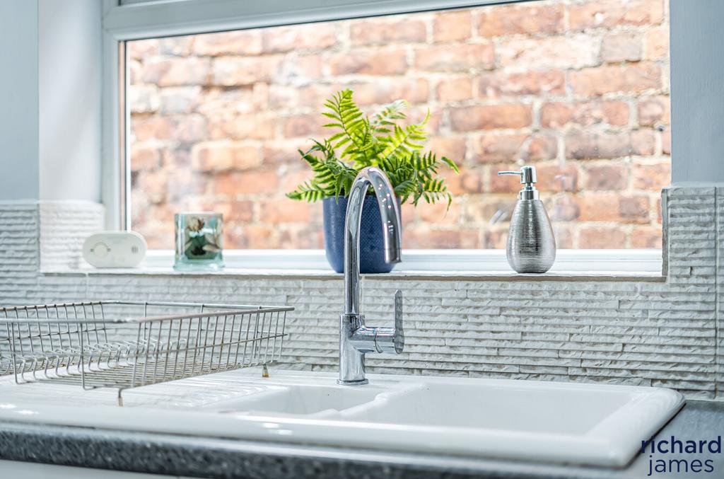 4d50c82d404045c08bc64bb7397f79f1