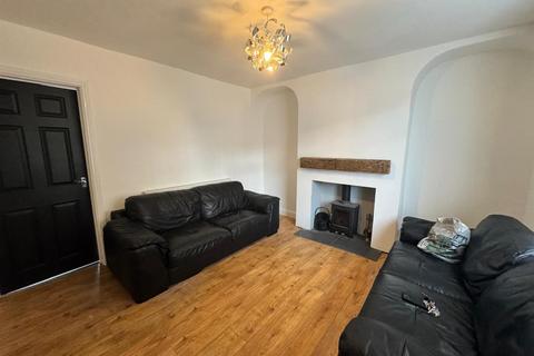 3 bedroom house to rent, Holford Avenue, Bescot, Walsall