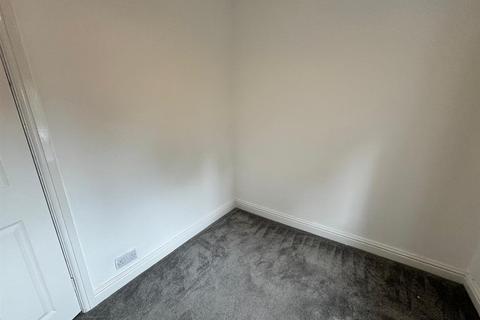 3 bedroom house to rent, Holford Avenue, Bescot, Walsall
