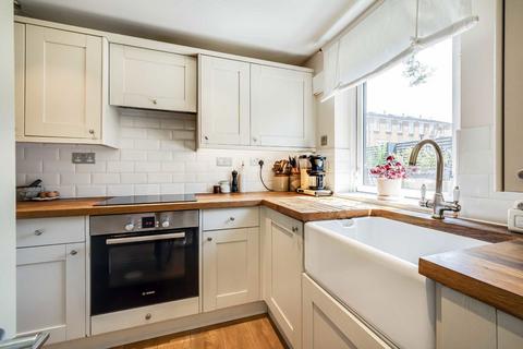 1 bedroom flat for sale, Lydford Close, London N16