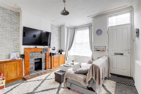 3 bedroom end of terrace house for sale, Goodliffe Street, Forest Fields NG7
