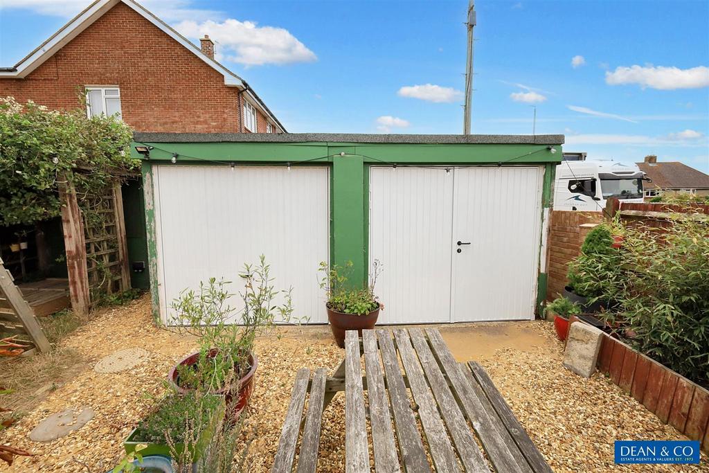 Double garage and workshop