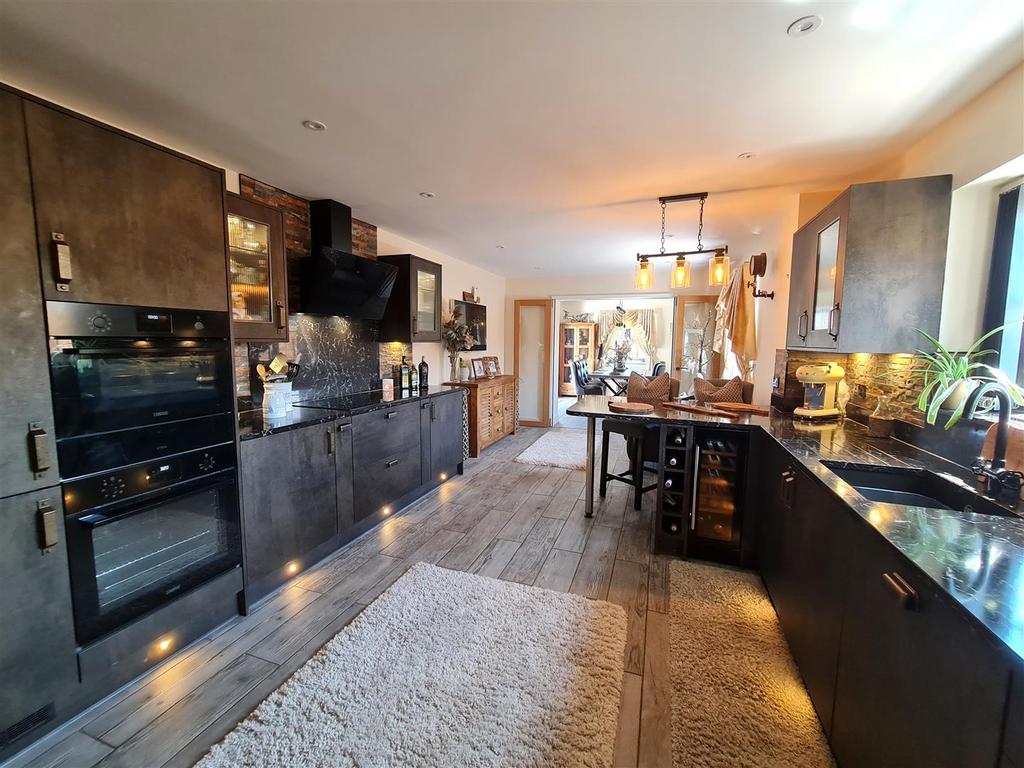 Kitchen/Family Room