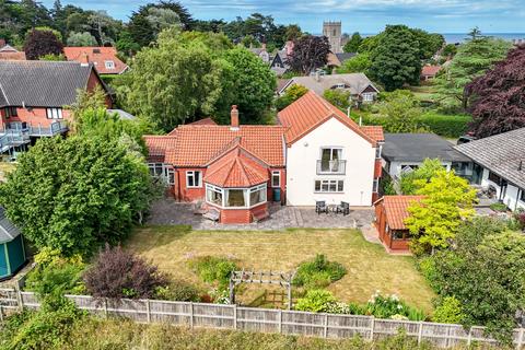 4 bedroom detached house for sale, Church Lane, West Runton