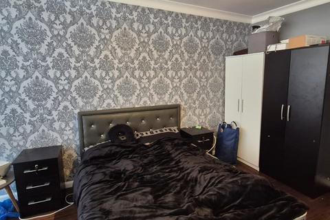2 bedroom flat for sale, Harold Road, London E13