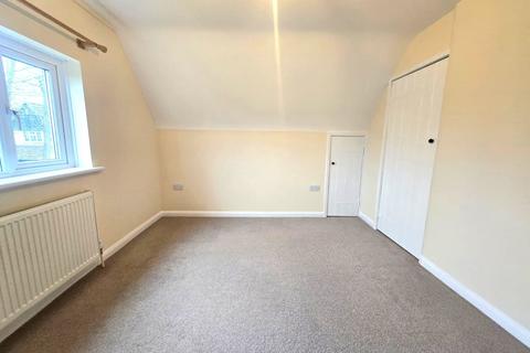 6 bedroom detached house to rent, Smallholdings, Clockhouse Lane, Ashford, Surrey, TW15