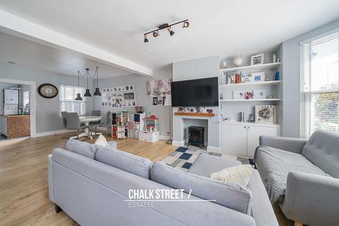 107 Douglas Road, Hornchurch, RM11 1AW