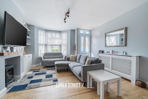 107 Douglas Road, Hornchurch, RM11 1AW