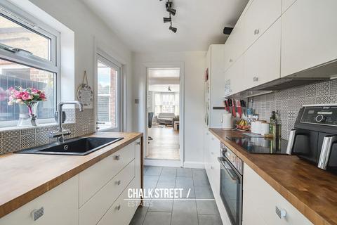 107 Douglas Road, Hornchurch, RM11 1AW