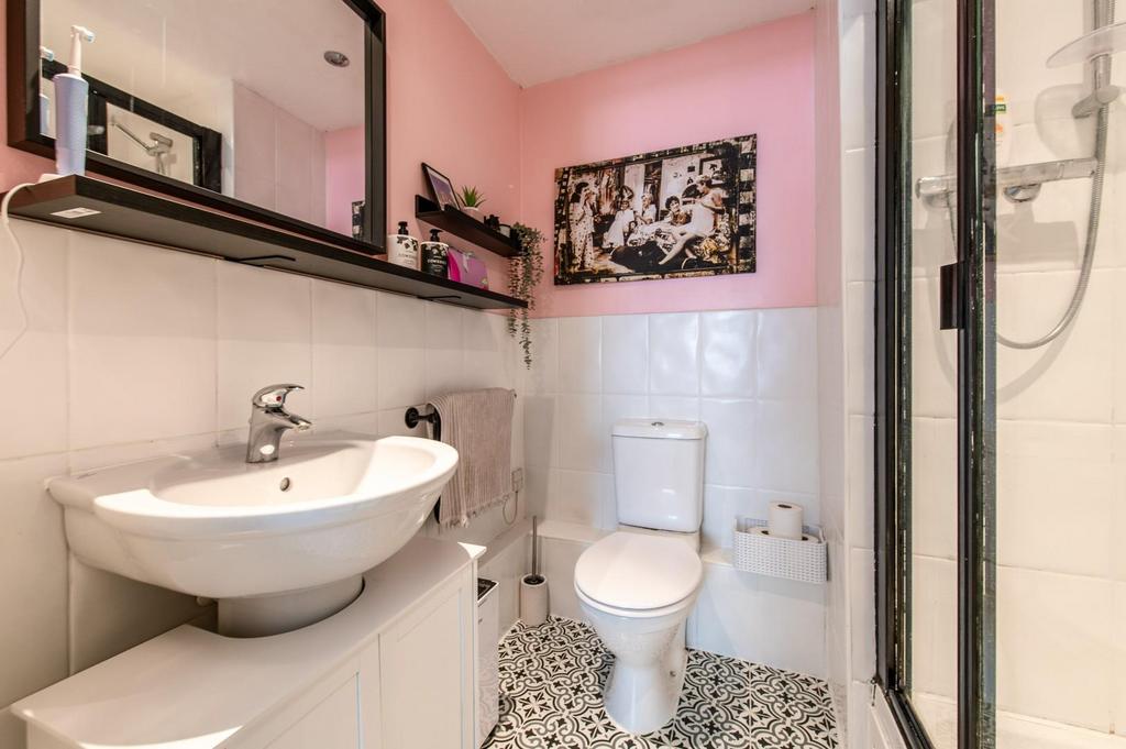 En-Suite Shower Room
