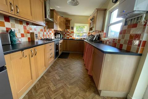 3 bedroom semi-detached house for sale, York Road, Farnborough, GU14