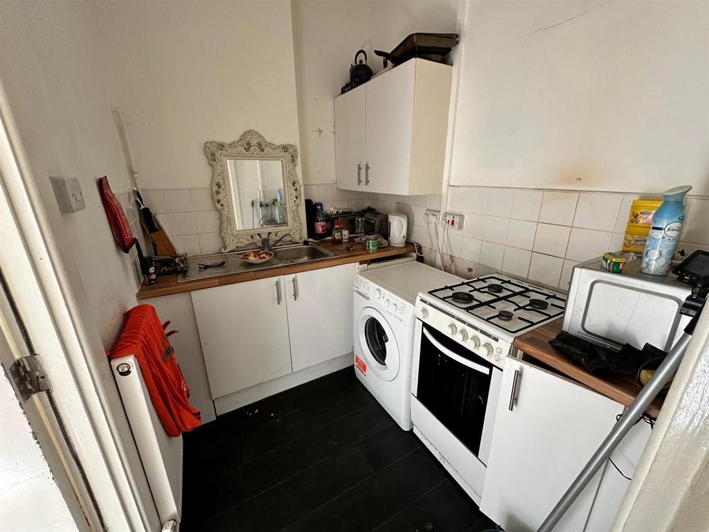 10b (Kitchen).jpg