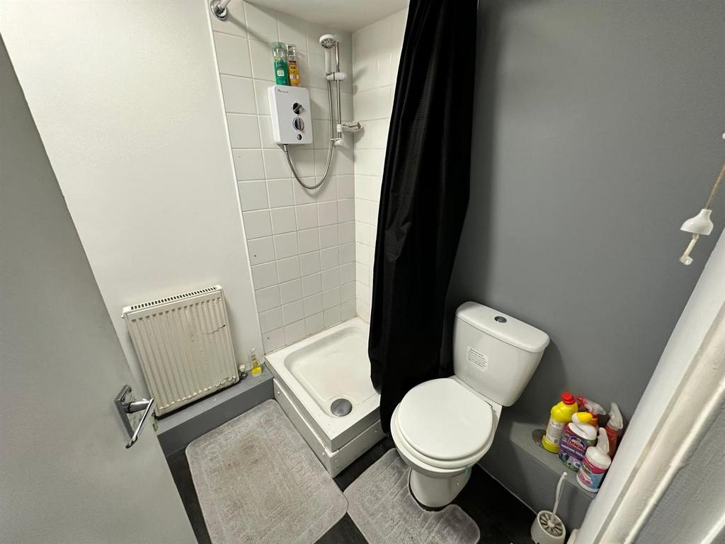 10c Flat 3 (Shower Room).jpg