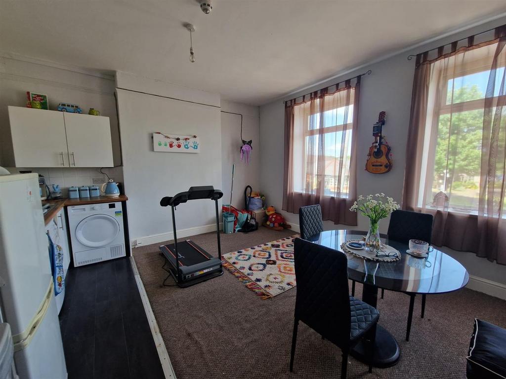 10a (Flat 3) - Kitchen Dining Area 2.jpg