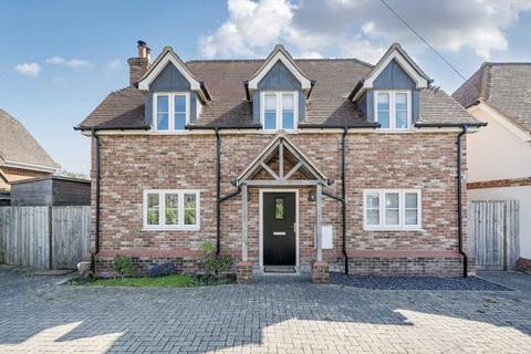 4 bedroom detached house to rent, Andover Road, Ludgershall